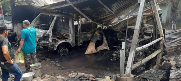 Incendio afecta taller mecánico en Cangrejera, La Libertad Costa