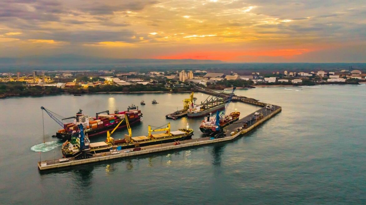 Exportaciones salvadoreñas crecen 4.4% y alcanzan $4,036.7 millones entre enero y julio