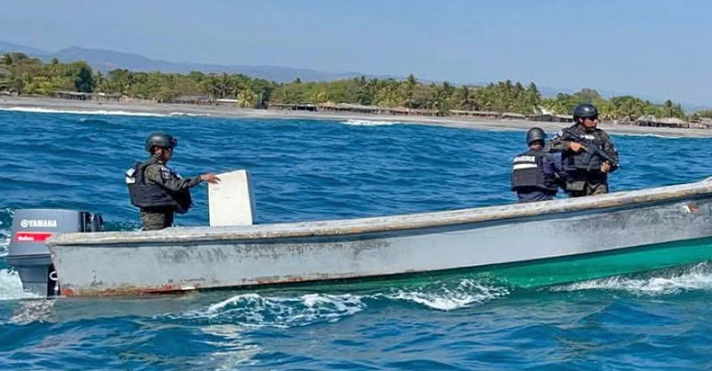 Continúa búsqueda de joven arrastrado por corriente de retorno en playa El Espino