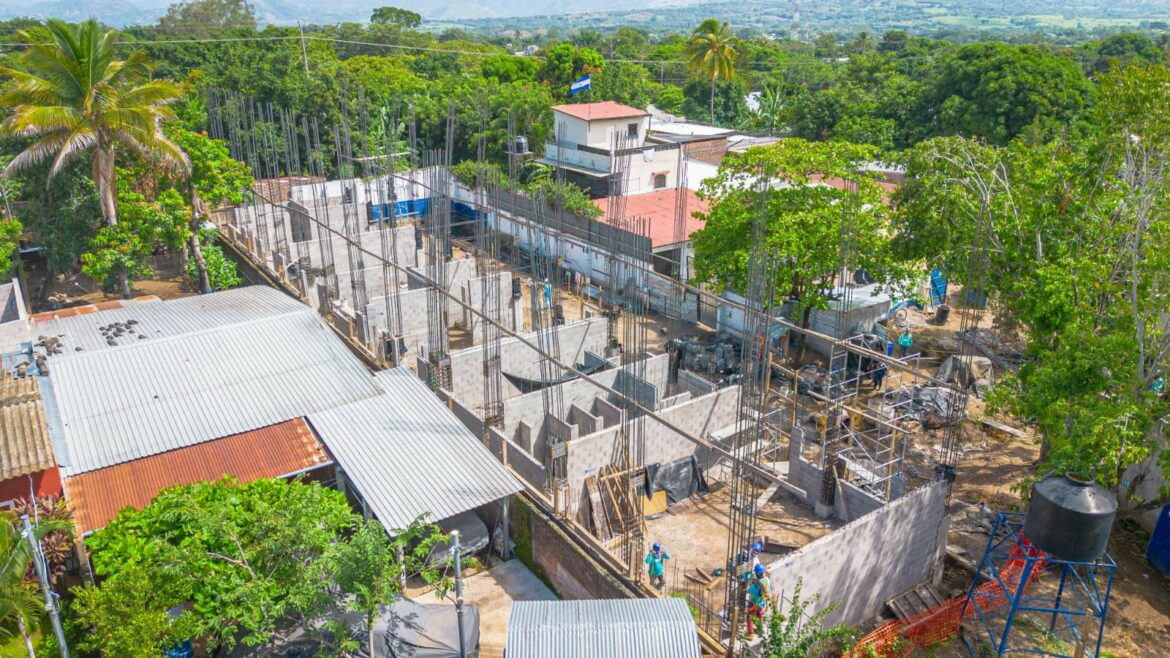Avanza reconstrucción del Centro Escolar Colonia La Mielera en Chalchuapa