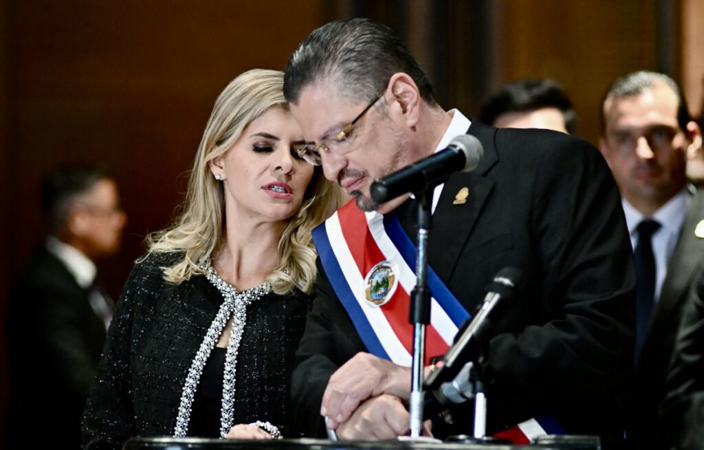 Presidente saliente de Costa Rica fue designado superministro por su sucesora