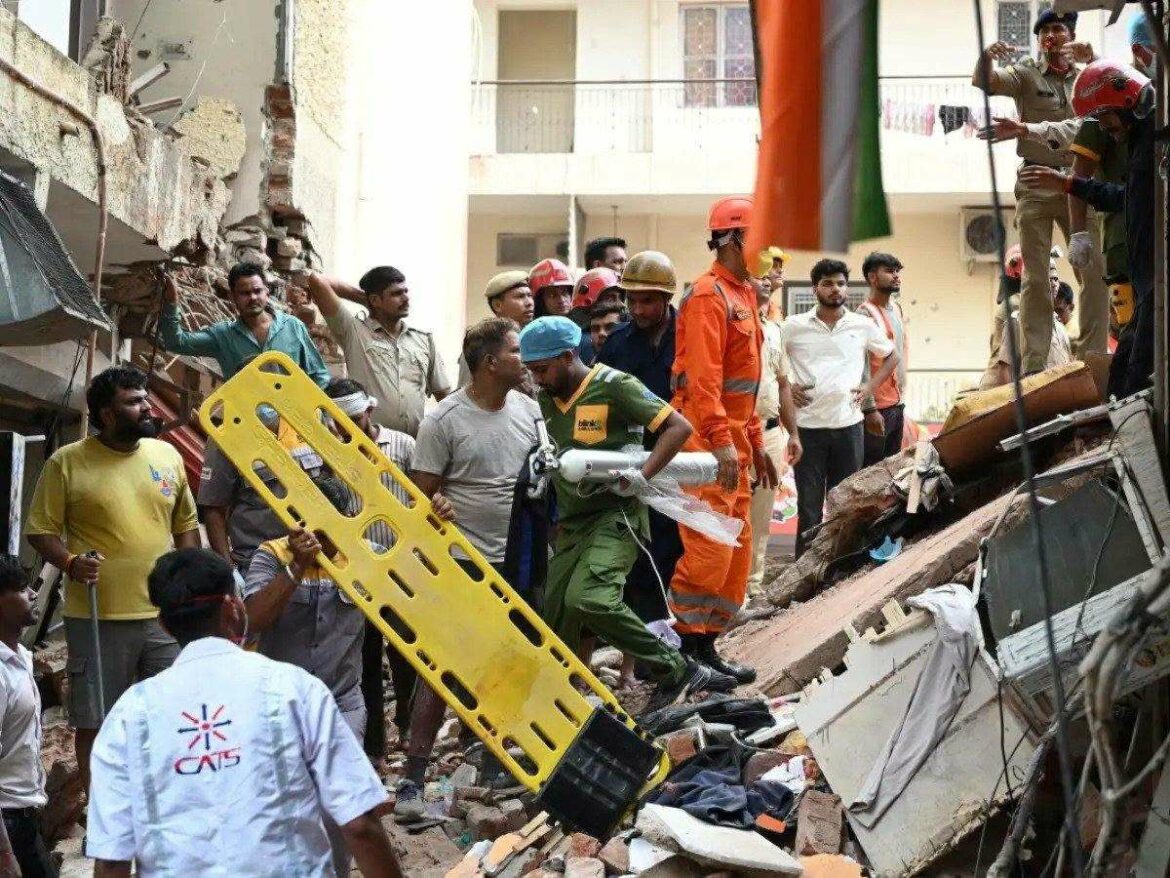Derrumbe de edificio en Nueva Delhi deja seis personas fallecidas