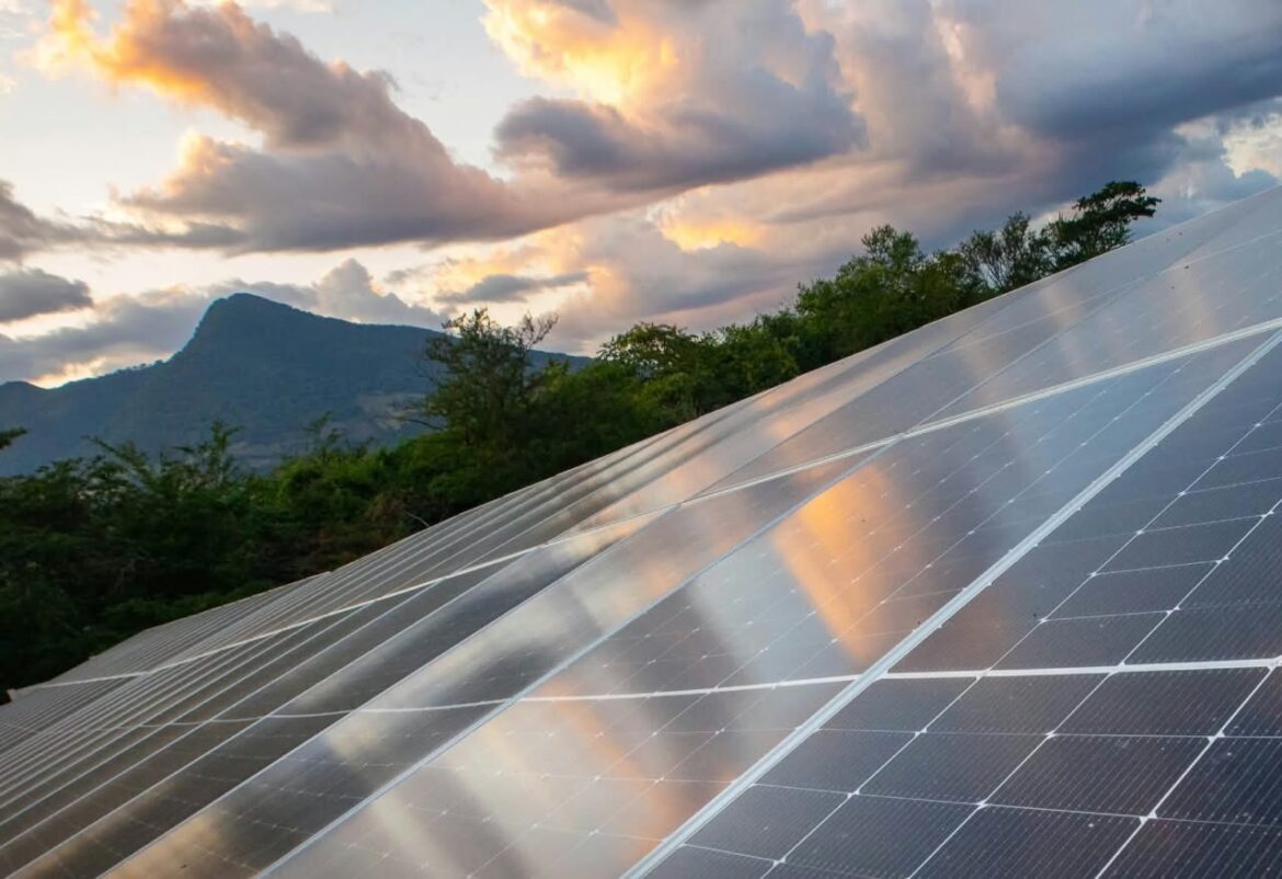 Préstamo de US$9.68 millones financiará planta solar en La Libertad