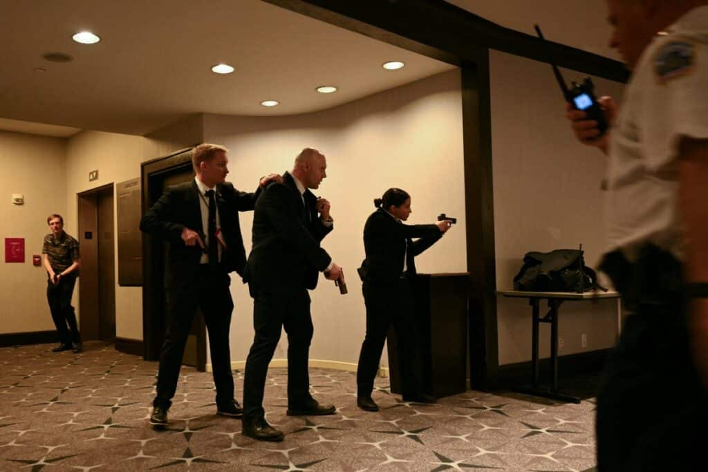 El sospechoso de disparar en la gala donde estaba Trump comparece ante la justicia