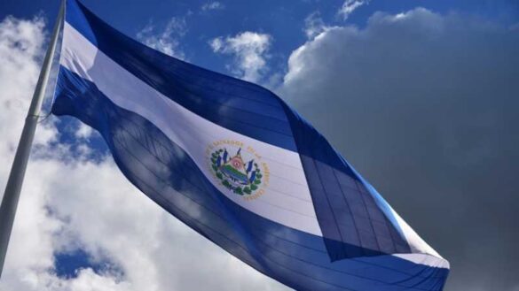 Desfile de Independencia recorre hoy las calles de San Salvador