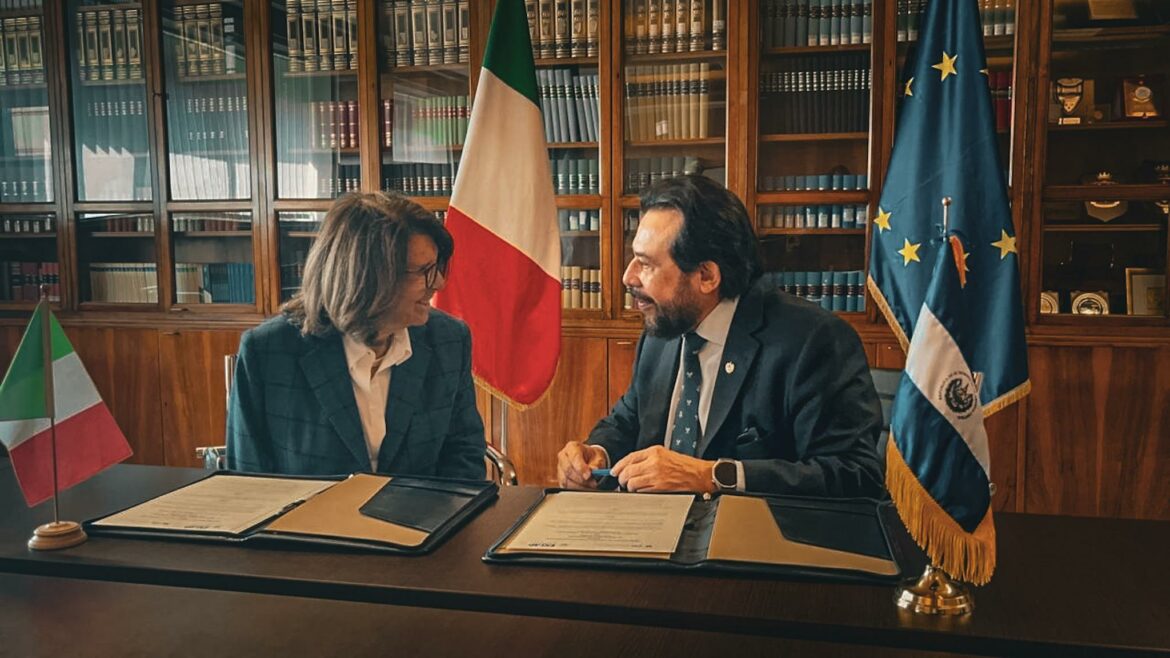 ESIAP y SNA de Italia firman memorandum para impulsar programas conjuntos de formación para servidores públicos