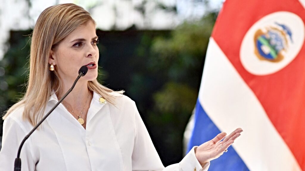 Presidenta electa de Costa Rica admira la seguridad salvadoreña