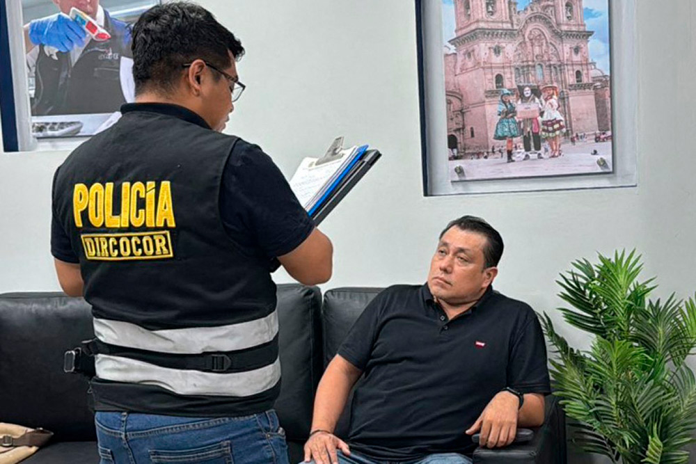 Detienen al gerente de Gestión Electoral de Perú por omisión en retrasos