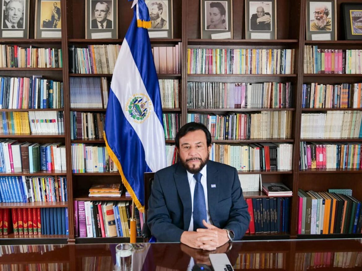 Vicepresidente Ulloa participa en cátedra de Seguridad Nacional, Estado y Derechos Humanos en México