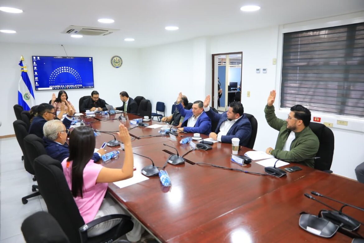 Proponen incorporar nueve instituciones a la Comisión Nacional de Protección Civil