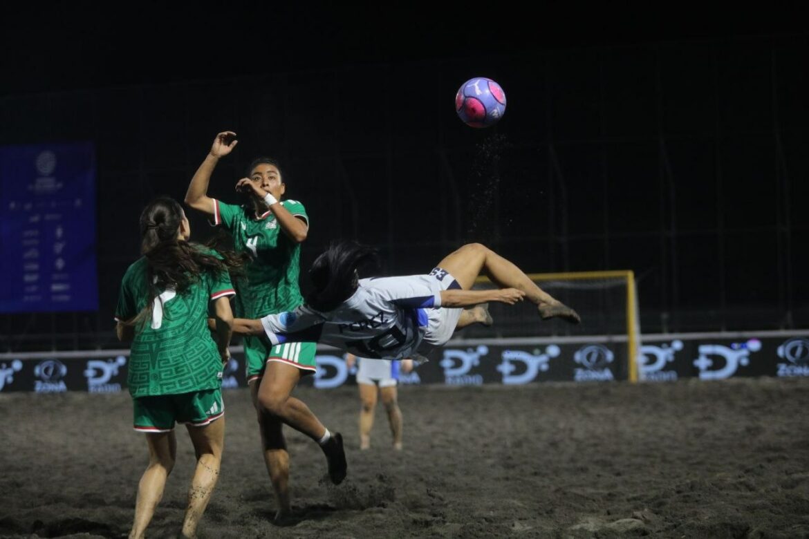 México femenil derrotó en pelantis a El Salvador en la Beach Soccer Cup