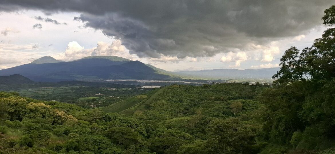 Autoridades prevén ambiente caluroso y lluvias para este 1 de abril