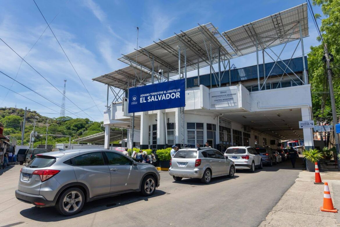 El Salvador supera los 43,000 controles migratorios de hondureños durante Semana Morazánica