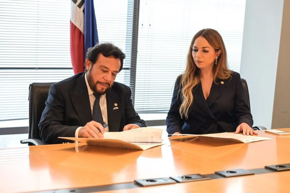 El Salvador y Uruguay impulsan cooperación en tecnología e innovación pública