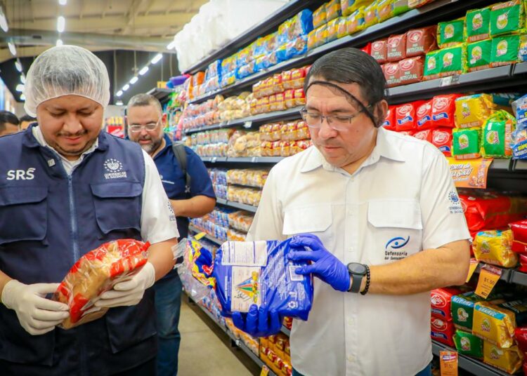 Defensoría realiza verificaciones a establecimientos en Surf City previo a Semana Santa