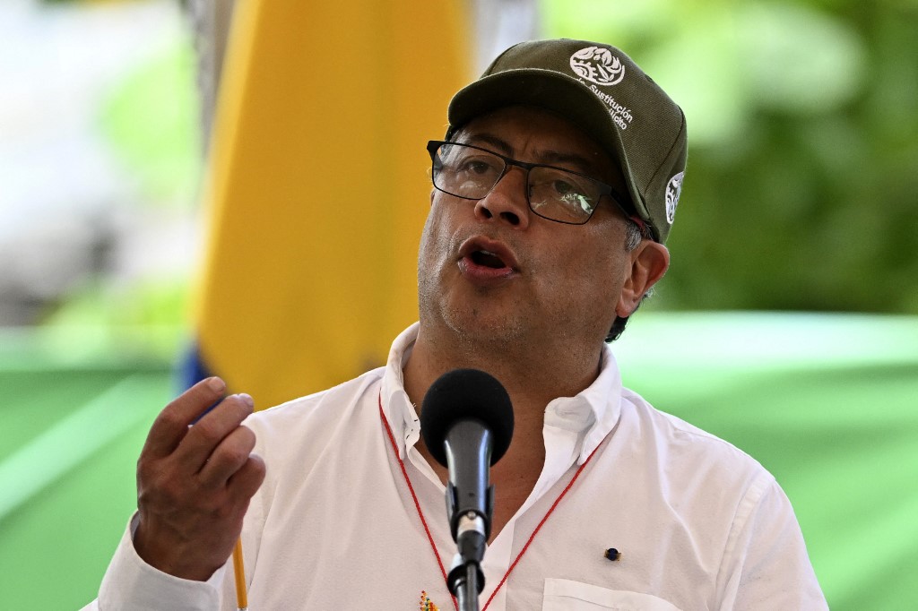 Presidente de Colombia advierte nuevo ciclo de violencia social por régimen en El Salvador