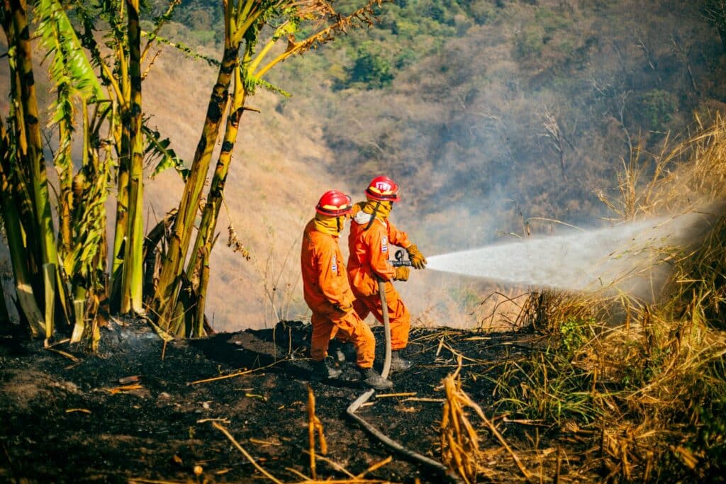 Bomberos liquida cuatro incendios en diversos distritos