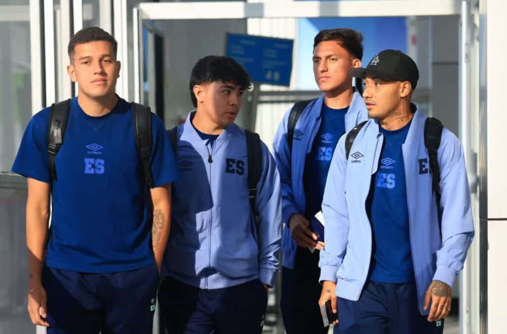 La Selecta aterrizó en Colombia tras una falla en pleno vuelo