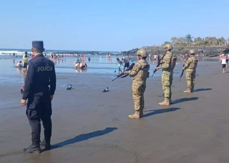 Policía intensifica patrullajes en zonas turísticas en vísperas de Semana Santa
