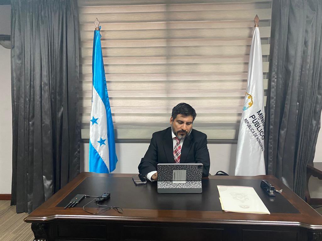 Congreso de Honduras suspende al fiscal general para someterlo a juicio político