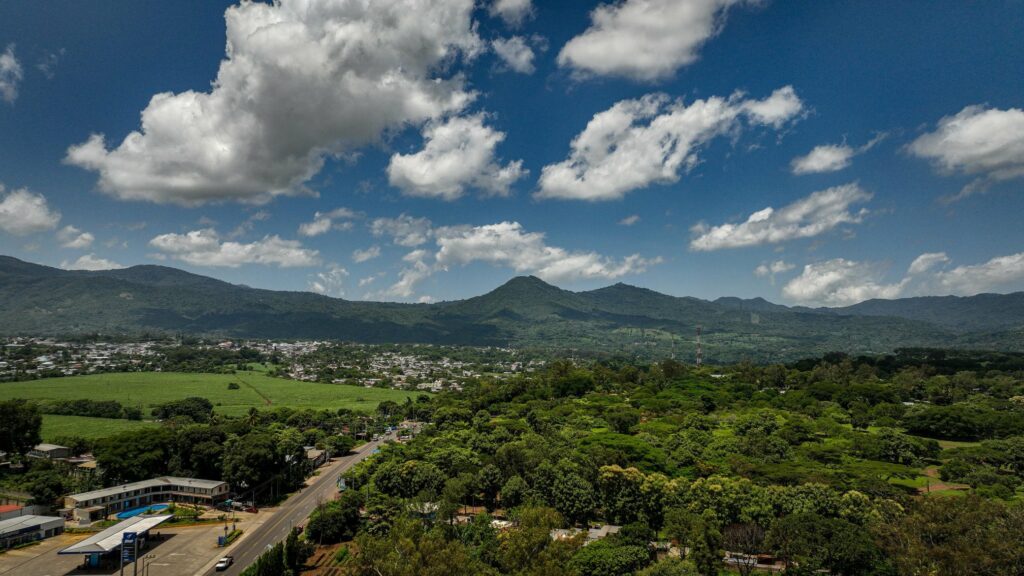 Temperatura máxima de hasta 37 °C se pronostica para este martes en El Salvador