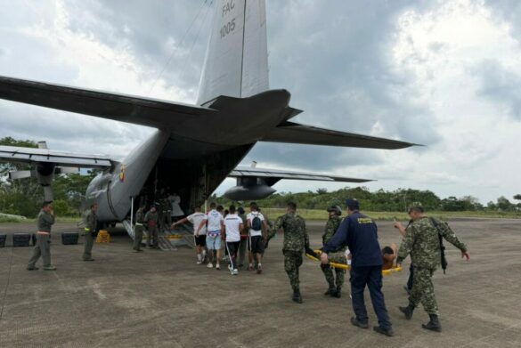 Al menos 8 muertos deja accidente de avión militar con 125 ocupantes en Colombia