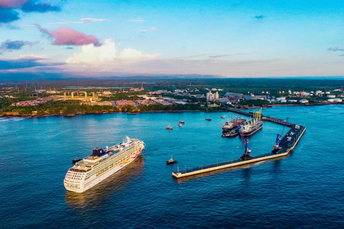 Puerto de Acajutla duplica atención de contenedores en 2026