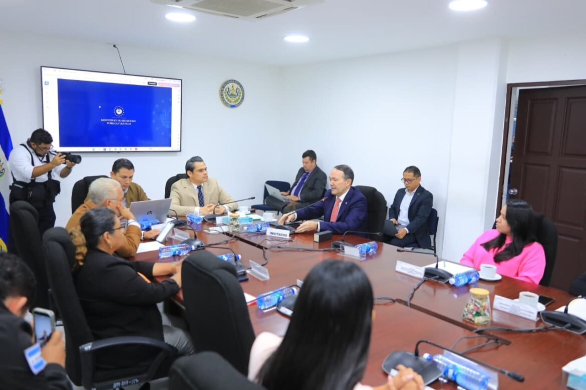 Seguridad proyecta invertir en tecnología e infraestructura con presupuesto de US$682.59 millones para 2027